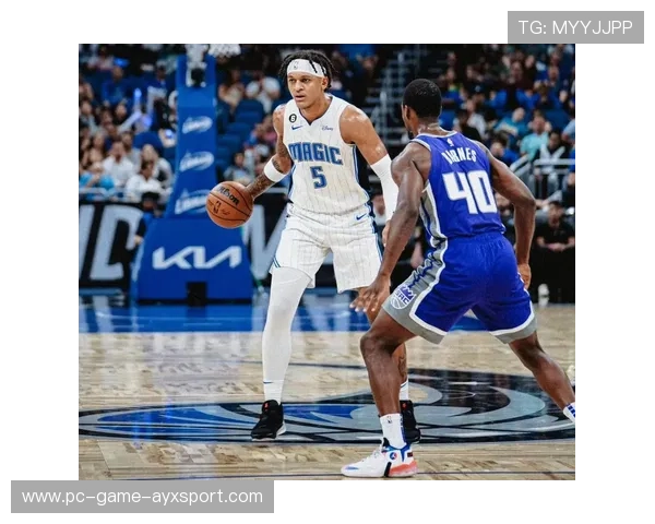 福克斯压哨中投命中，全场爆发