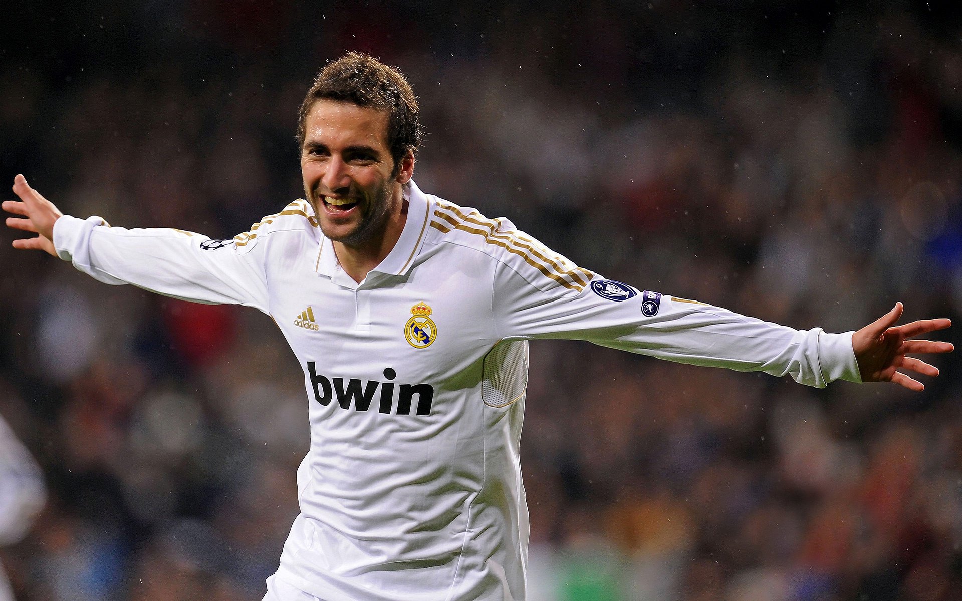 “意甲新秀突破瓶颈,表现抢眼引发热议”,意甲新球衣2021